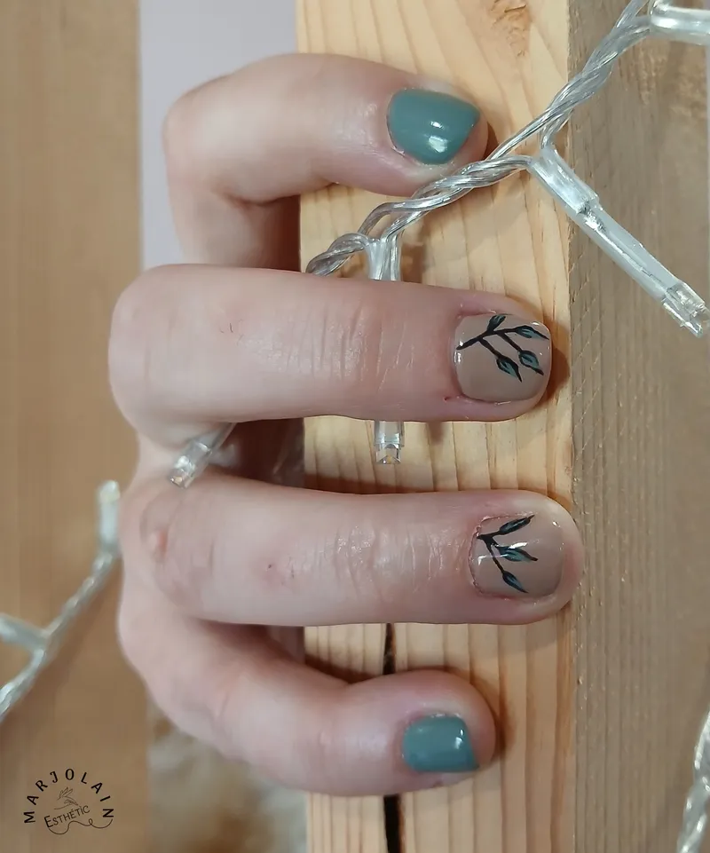 Vernis semi-permanent nail art élaboré thème nature