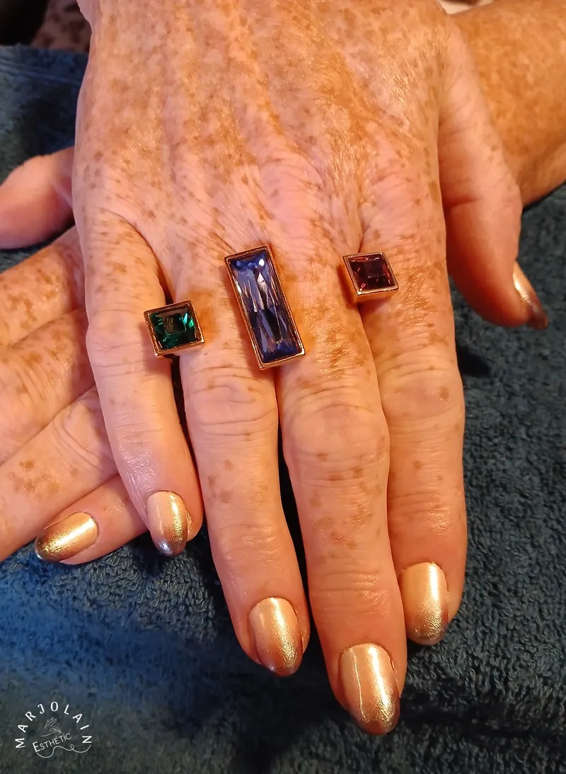 Gainage-Renfo sur ongles naturels avec Babyboomer coloré